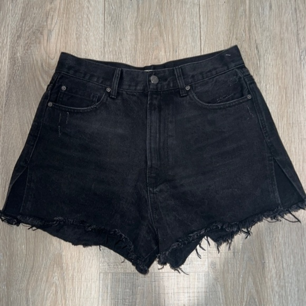 Forever 21 black high rise ripped‎ denim shorts